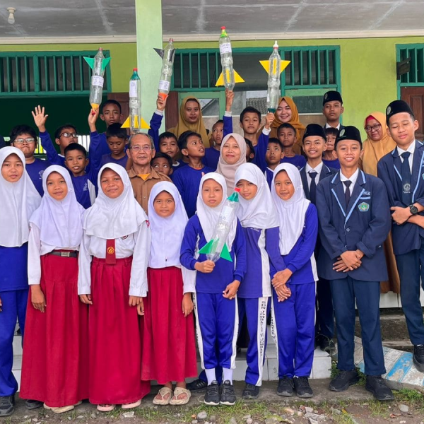 Pelatihan STEM & Roket Air SDN Jombatan 6 Jombang